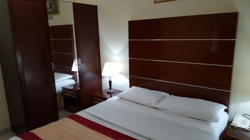 London Crown 2 Hotel Apartments Dubai Esterno foto